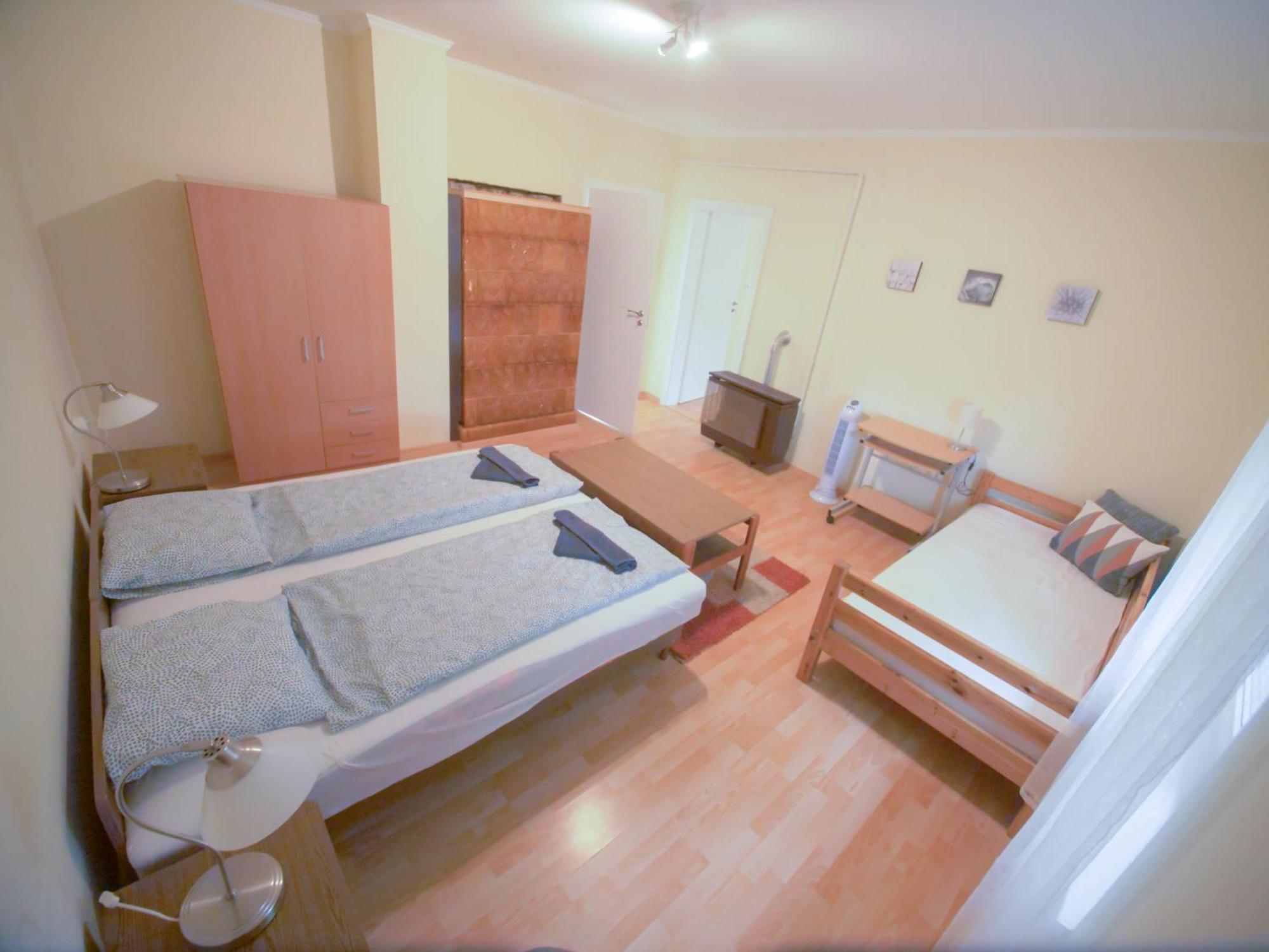 Estike Apartment Балатонлеле Екстериор снимка